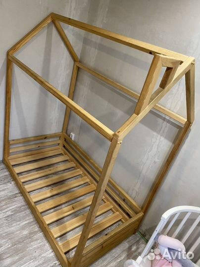 Детская кровать домик