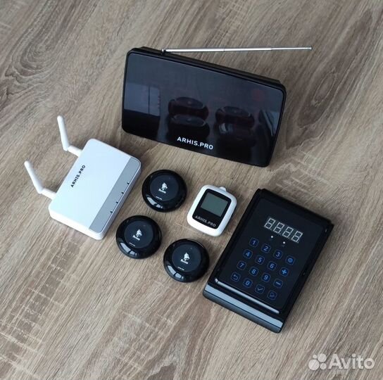 Кнопка вызова официанта, часы, табло, пуль, репите