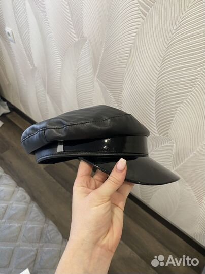 Головные уборы женские