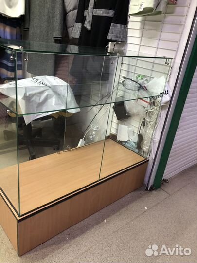 Стеклянная тумба