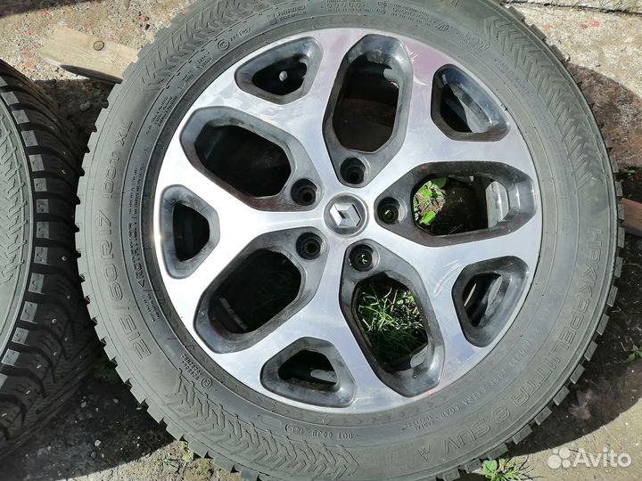 R17 Nokian Tyres Hakkapeliitta 8 SUV 215/60, PCD 5x114.3 DIA 66.1