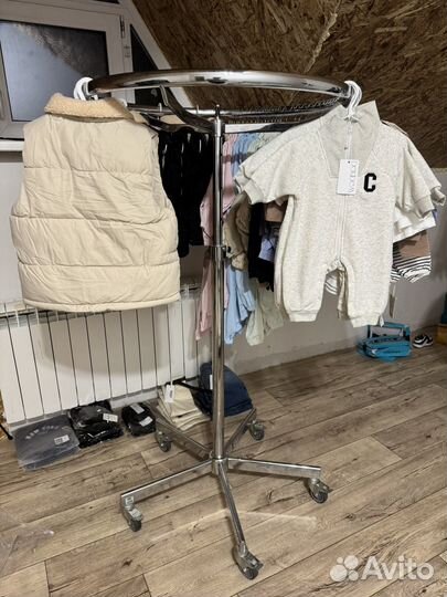 Стойка для одежды