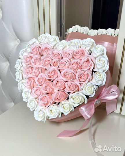 Букет из розовых мыльных роз в коробке Сердце