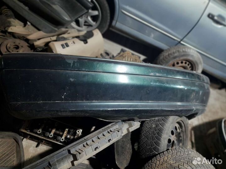 Бампер задний mitsubishi carisma