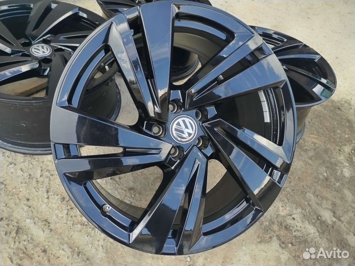 Диски R20 VW touareg original nevada