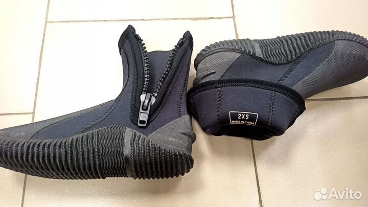 Гидрокостюм, шлем, майка, перчатки, боты