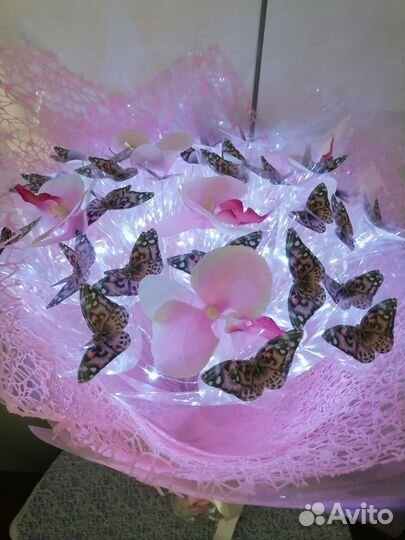 Букет из бабочек и орхидеи светящийся