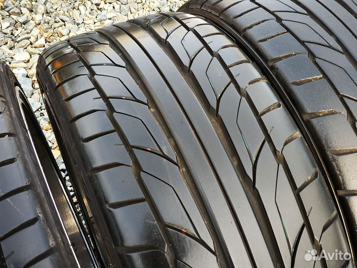 Nitto NT555 G2 235/35 R19