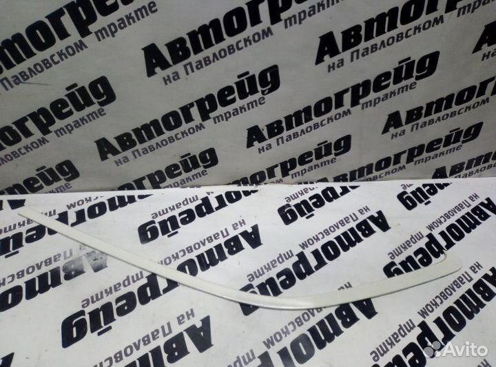 Молдинг стекла задний правый Audi Q7 4LB BAR