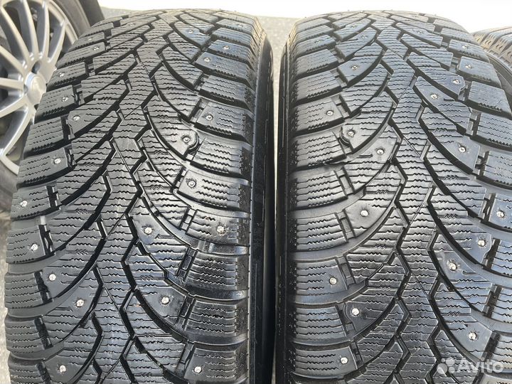 Pirelli Formula Ice 215/65 R16