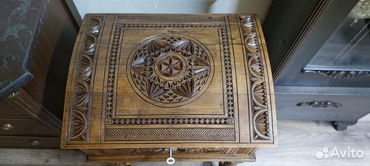 Старинный сундук,Европа. Редкость