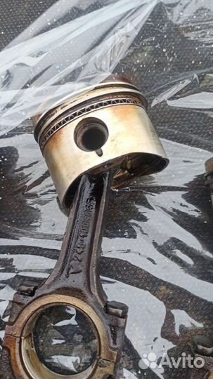 Поршень с шатуном Zaz Chance седан MEM3307 1.3