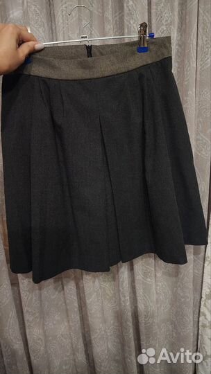 Юбка benetton на весну тёмно-серая (почти чёрная)