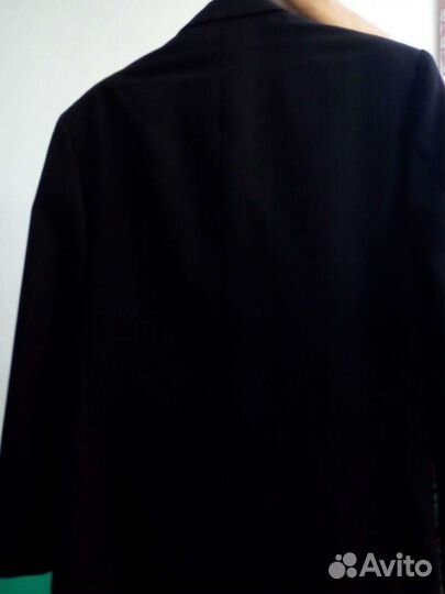 Продам.костюм новый