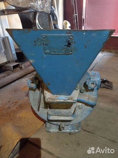 Крупорушка зернодробилка