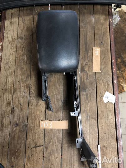 Подлокотник Infiniti s51 qx70