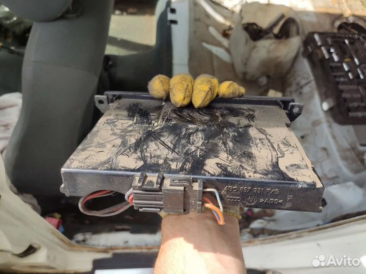 Audi A6C5 пепельница передняя