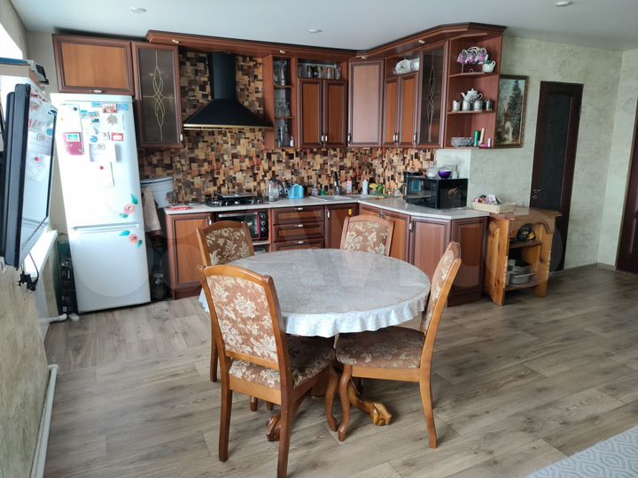 3-к. квартира, 64,2 м², 2/2 эт.