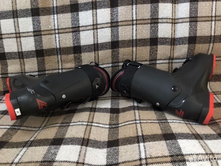 Ботинки для горных лыж