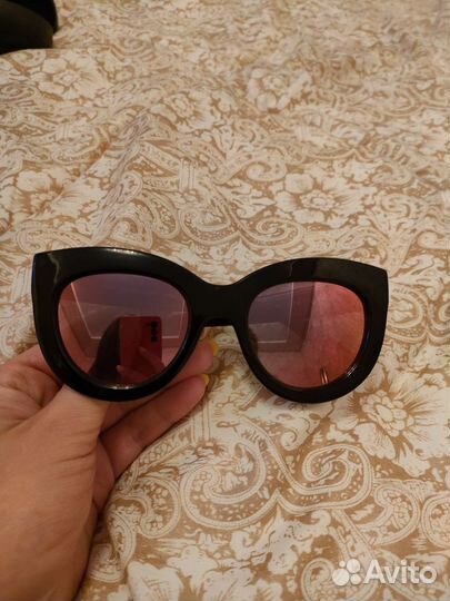 Солнцезащитные очки женские брендовые