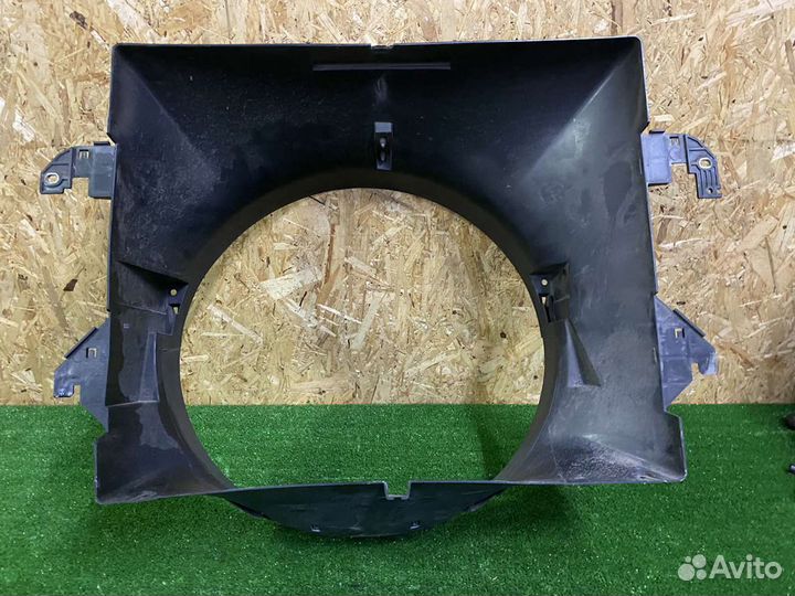 Диффузор радиатора Додж Рам 2009-2017 68241660AA