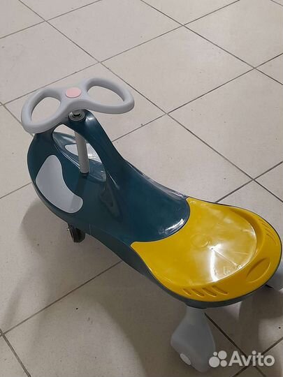 Машинка каталка бибикар. Толкатор