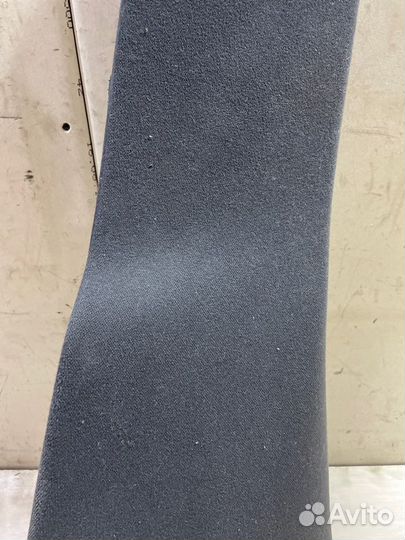 Обшивка стойки кузова правая Mercedes-Benz E-Class