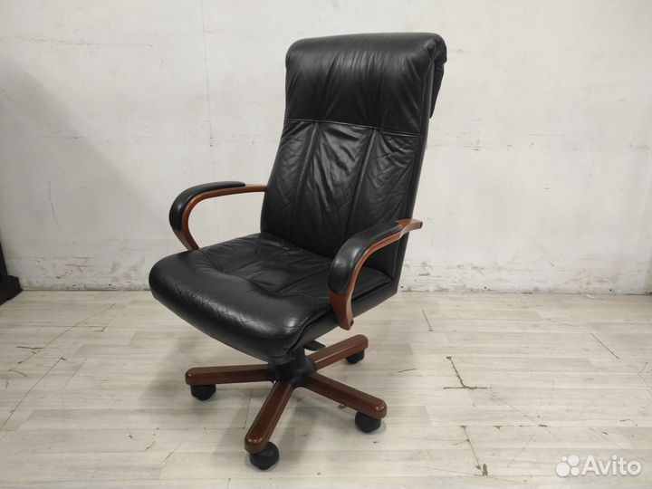 Кресло руководителя paris б/у (кожа) 12622