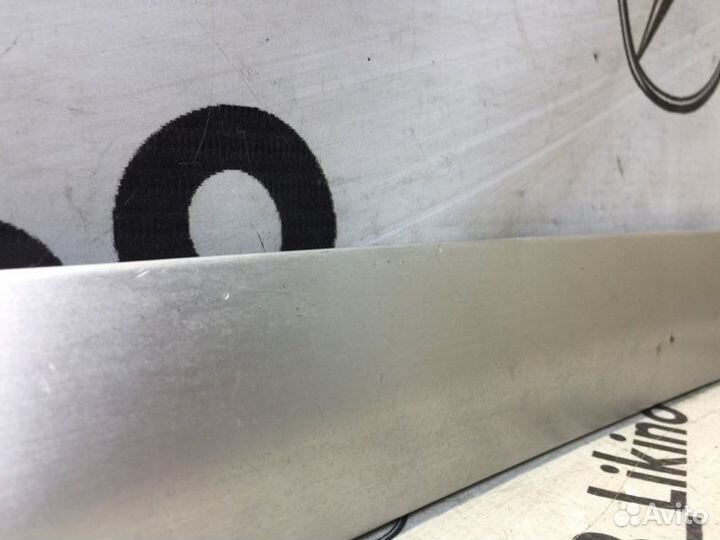 Накладка обшивки двери задняя правая Mercedes Ml