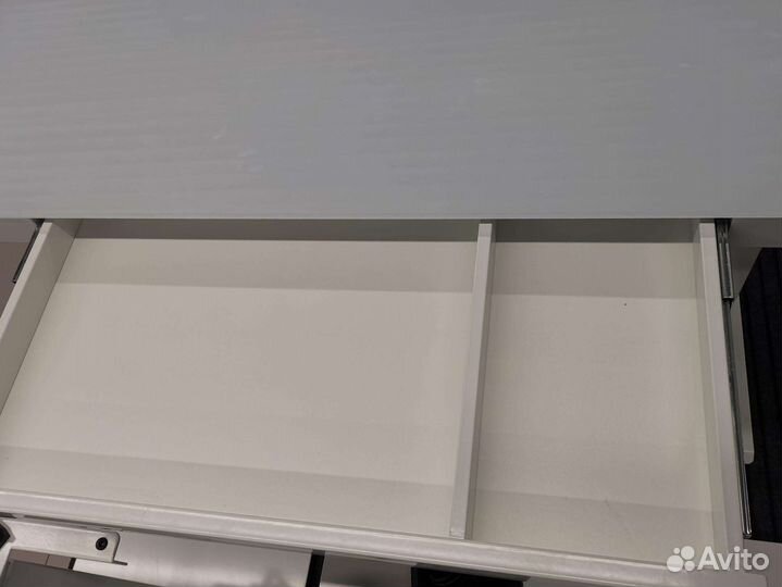 Рабочий стол стеклянный