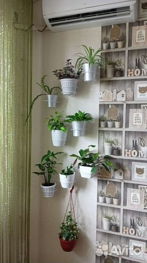 Подставка для цветов настенная