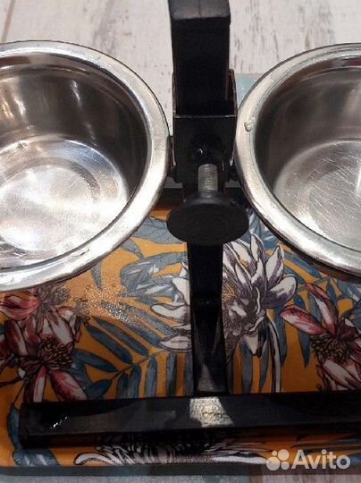 Миски на подставке для собак