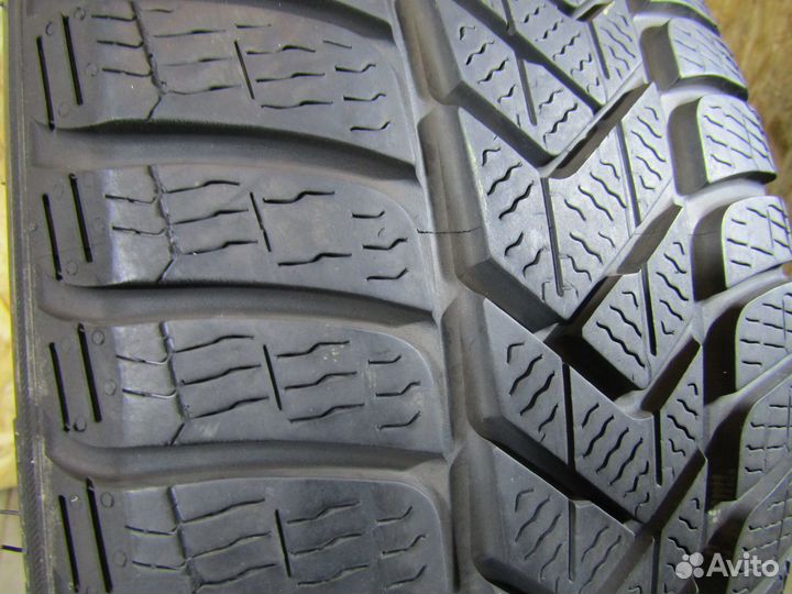 Pirelli Winter Sottozero 3 235/35 R19