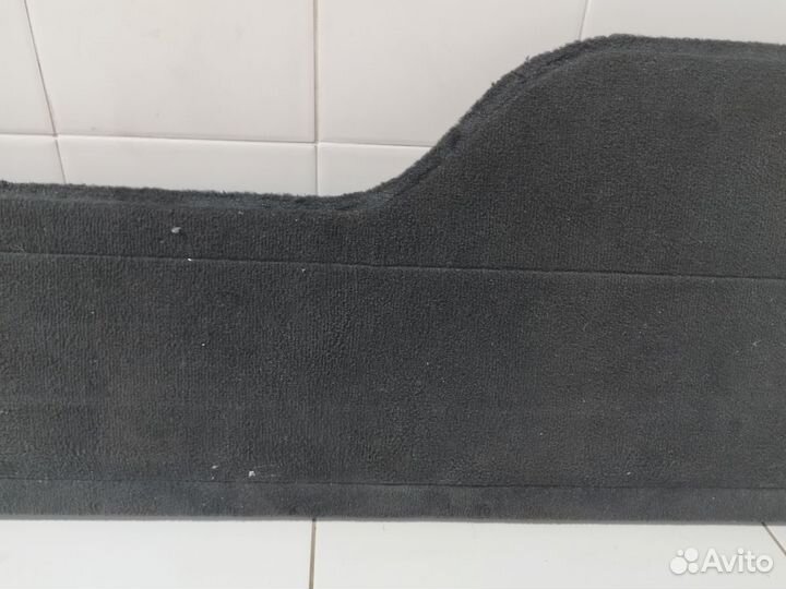 Обшивка двери багажника Discovery III 2004-2009