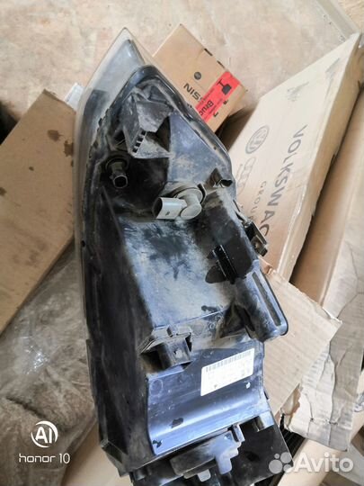 Фара правая Volkswagen Polo