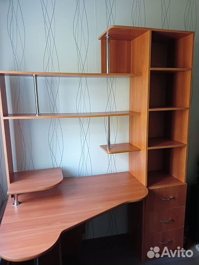 Компьютерный стол