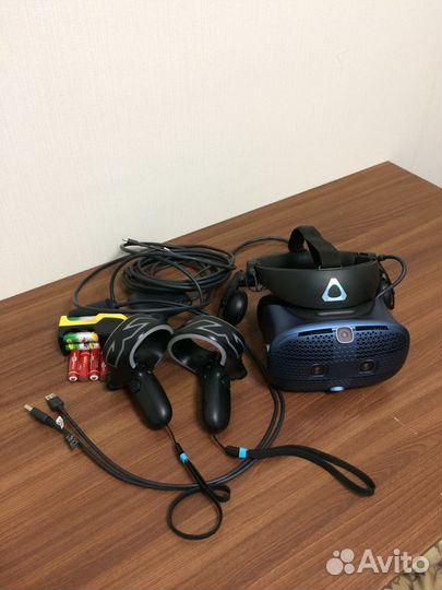 Шлем виртуальной реальности HTC Vive Cosmos