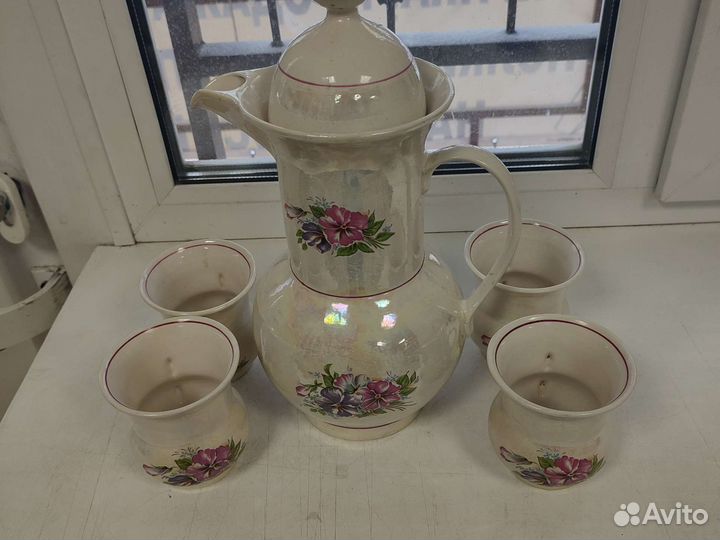 Набор посуды кувшин и чашки