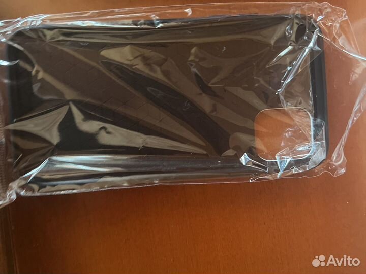 Чехлы на iPhone 11