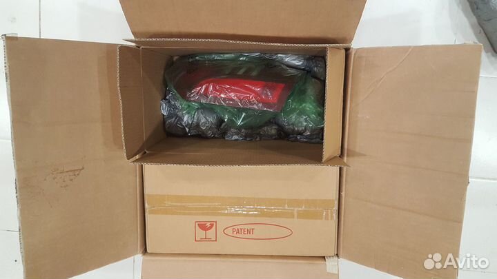 Фонарь правый Chrysler 300C Европа оригинал