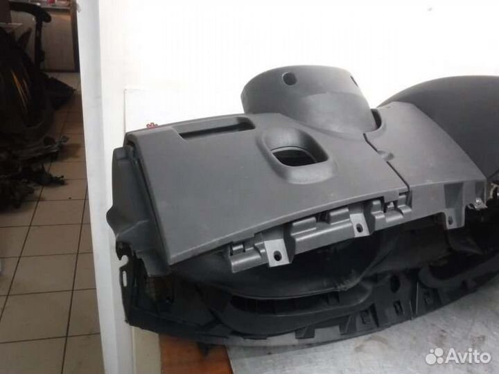 Панель приборов Renault Megane K4M 2005