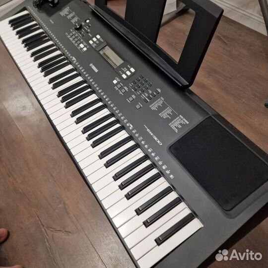 Синтезатор Yamaha PSR EW300