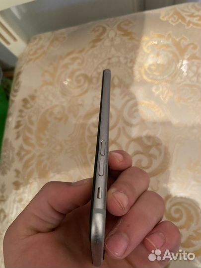 Телефон iPhone 6