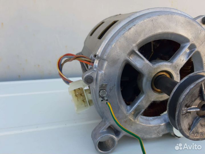 Двигататель стиральной машины