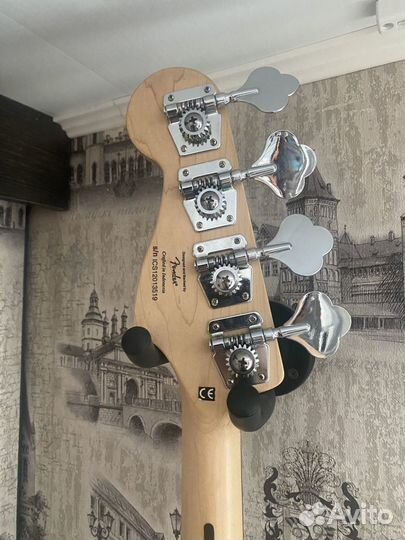 Бас гитара Squier jaguar special SS