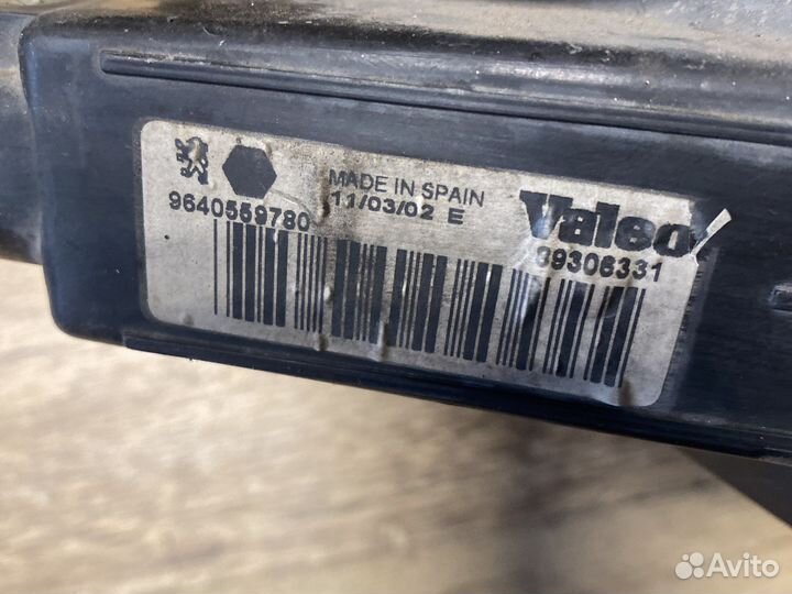 Peugeot 206 передняя левая фара