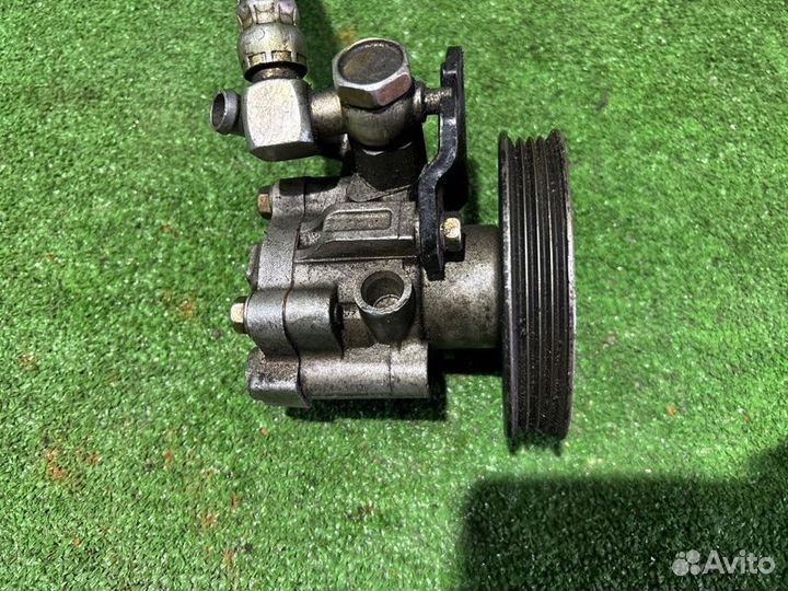 Насос гидроусилителя руля Nissan Almera N15 GA15DE