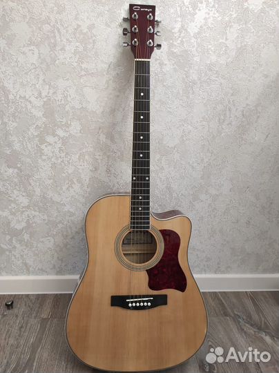 Продам акустическую гитару Caraya F-641n