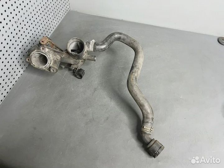 Патрубок системы охлаждения Skoda Octavia A4, VW