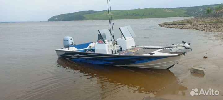 Прогулка на катере, аренда катера, рыбалка с гидом